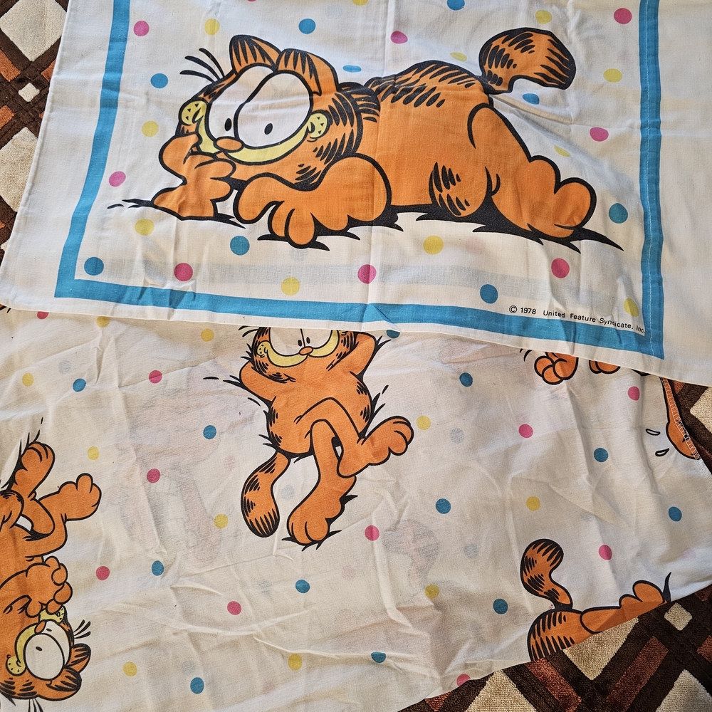 Garfield Cartoon Bedding Set - Orange and White